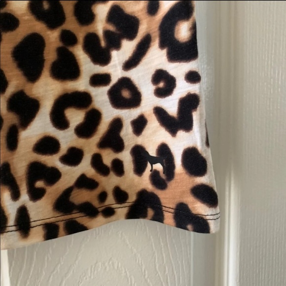 PINK Victoria’s Secret Leopard Tee - NEW - Picture 4 of 4